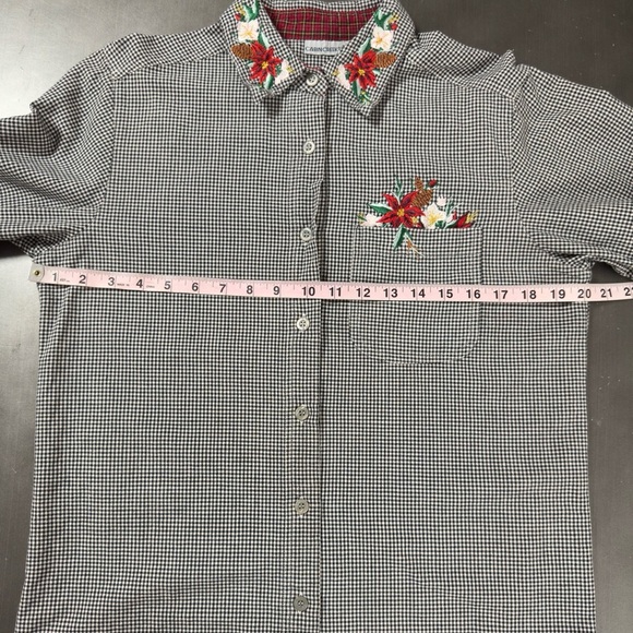 Vintage Cabin Creek Check Holiday Embroidered Floral Pinecones Button Up Top - Picture 8 of 9